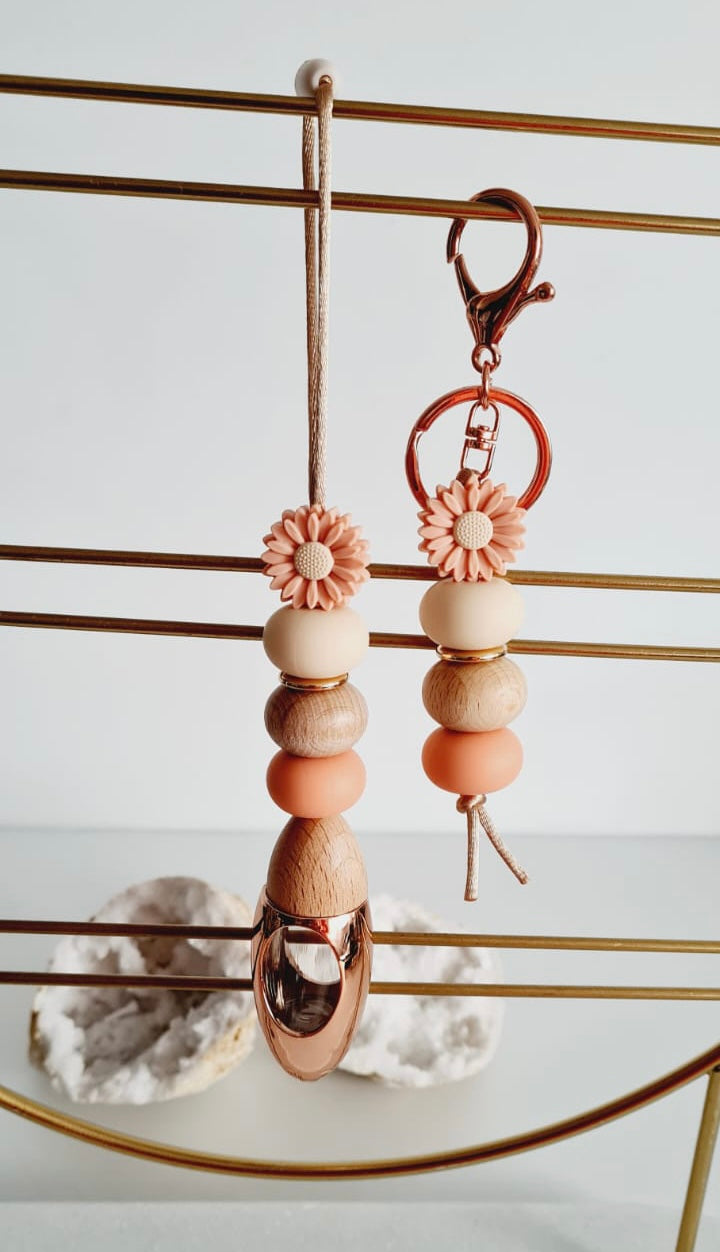 Daisy matching beaded car diffuser and keychain set, hand-strung in Sydney